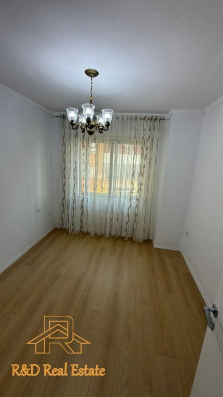 Tirane, shitet apartament 2+1+Ballkon Kati 3, 75 m² 112.000 € (Fresk (Spar 2))