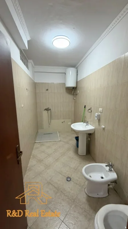 Tirane, shitet apartament 2+1+Ballkon Kati 3, 75 m² 112.000 € (Fresk (Spar 2))
