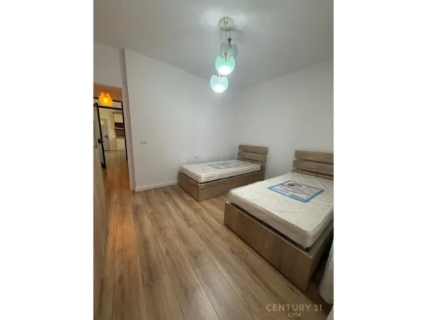 Tirane, jap me qera apartament 2+1 Kati 5, 75 m² 650 € (Fusha Aviacionit)
