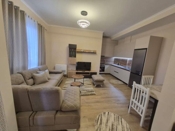 Tirane, jepet me qera apartament 1+1 Kati 5, 65 m² 600 € (Pranë Bulevardit të Ri)