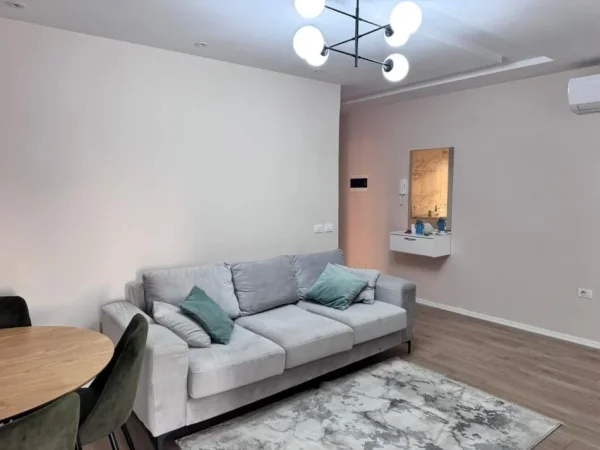 Tirane, jepet me qera apartament 1+1 Kati 3, 62 m² 500 € (selite)