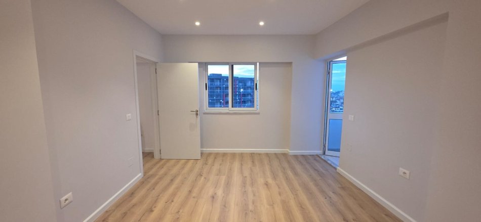 Tirane, shitet apartament 1+1+Ballkon Kati 10, 68 m² 100.000 € (Don bosko)