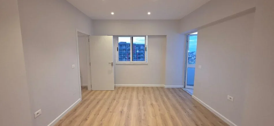 Tirane, shitet apartament 1+1+Ballkon Kati 10, 68 m² 85.000 € (Don bosko)
