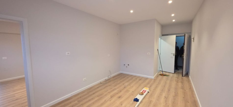 Tirane, shitet apartament 1+1+Ballkon Kati 10, 68 m² 100.000 € (Don bosko)