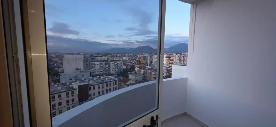 Tirane, shitet apartament 1+1+Ballkon Kati 10, 68 m² 85.000 € (Don bosko)