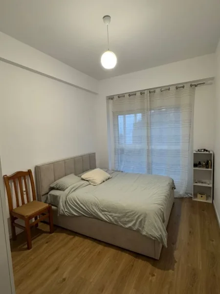 Tirane, jepet me qera apartament 1+1+Ballkon Kati 4, 70 m² 400 € (Ali demi)