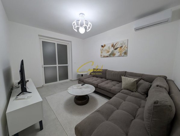 Tirane, jepet me qera apartament 2+1 Kati 2, 70 m² 650 € (SELVIA)