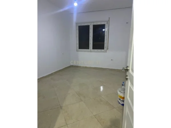 Tirane, jap me qera apartament 1+1 Kati 8, 67 m² 380 € (Golden Park)