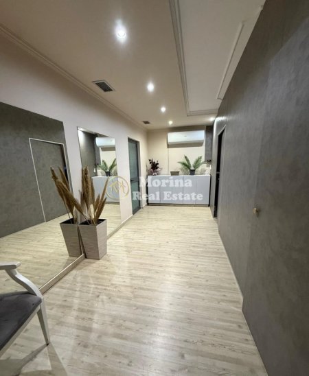 Tirane, jepet me qera ambjent biznesi Kati 1, 80 m² 650 € (Komuna e Parisit)