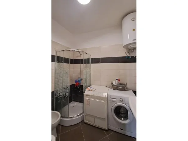 Tirane, jap me qera apartament 2+1 Kati 3, 83 m² 650 € (Kopshti Zologjik)