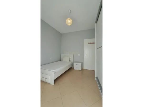 Tirane, jap me qera apartament 2+1 Kati 3, 83 m² 650 € (Kopshti Zologjik)
