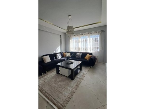 Tirane, jap me qera apartament 2+1 Kati 3, 83 m² 650 € (Kopshti Zologjik)