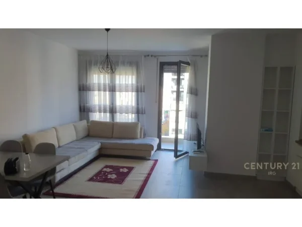 Tirane, jap me qera apartament 2+1 Kati 6, 100 m² 600 € (Oxhaku)