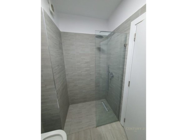 Tirane, jap me qera apartament 2+1 Kati 6, 100 m² 600 € (Oxhaku)