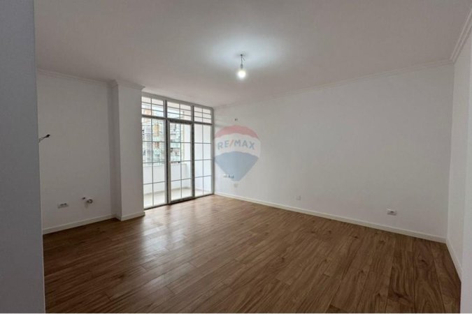 Tirane, shitet apartament 2+1 , 75 m² 240.000 € (Rruga e Kavajes)