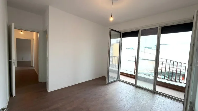 Tirane, jepet me qera ambjent biznesi Kati 6, 100 m² 800 € (PAZARI I RI)