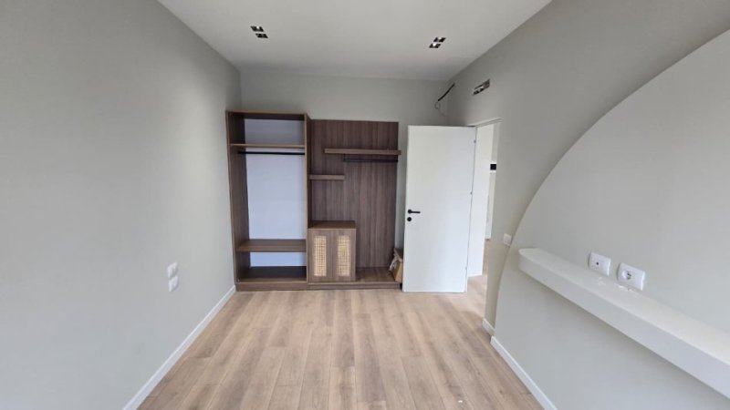 Tirane, shes apartament 1+1+Ballkon Kati 7, 63 m² 210.000 € (Rruga e Barrikadave)