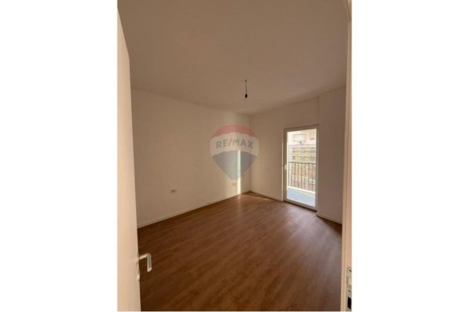 Tirane, shitet apartament 1+1 Kati 3, 59 m² 86.000 € (Tirana Entry, Tiranë)