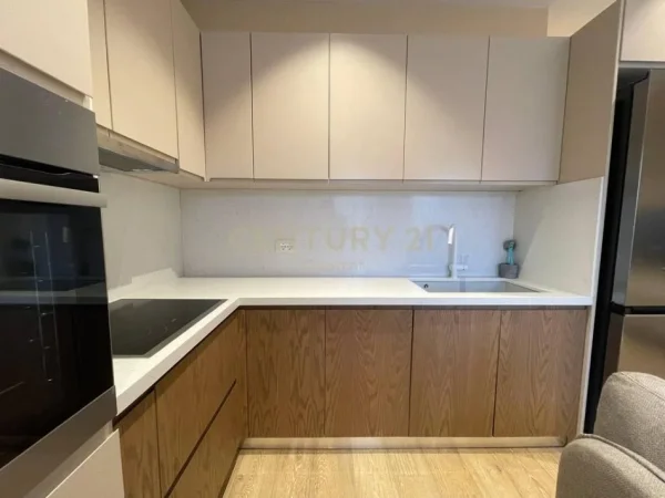 Tirane, jap me qera apartament 1+1 Kati 1, 67 m² 600 € (Shkolla e Kuqe)