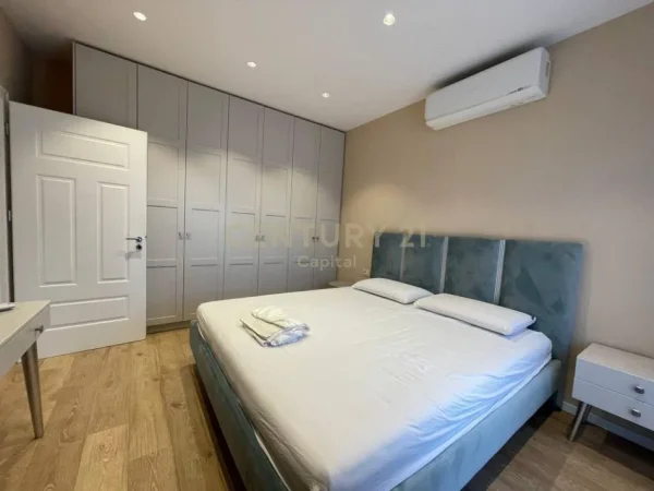 Tirane, jap me qera apartament 1+1 Kati 1, 67 m² 600 € (Shkolla e Kuqe)