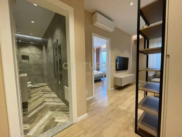 Tirane, jap me qera apartament 1+1 Kati 1, 67 m² 600 € (Shkolla e Kuqe)