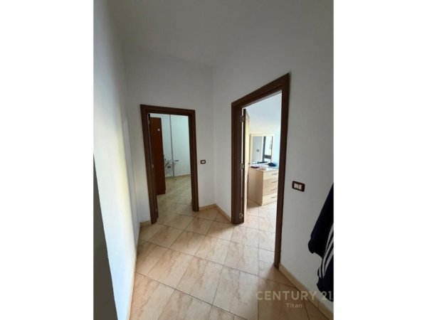 Tirane, jap me qera apartament 2+1 Kati 2, 110 m² 500 € (Don Bosko)