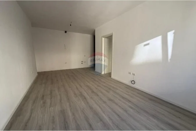 Tirane, shitet apartament 1+1 , 70 m² 130.000 € (KOMPLEKSI “E 88”, LAPRRAKË)