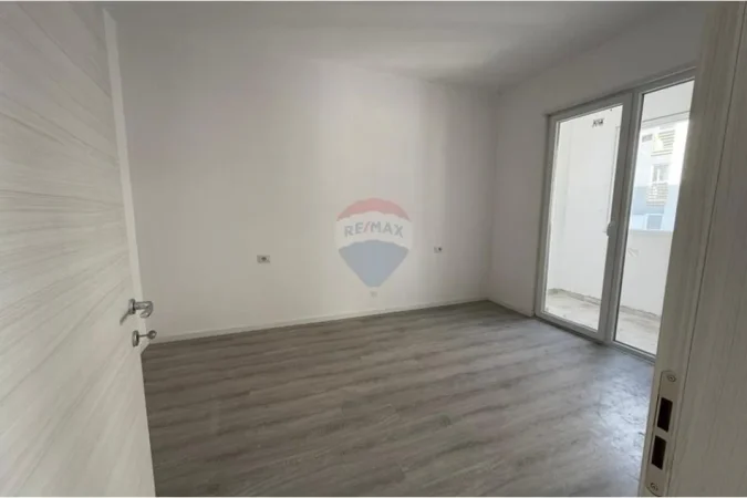 Tirane, shitet apartament 1+1 , 70 m² 130.000 € (KOMPLEKSI “E 88”, LAPRRAKË)