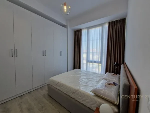 Tirane, jap me qera apartament 1+1 Kati 2, 65 m² 460 € (Spitali Ushtarak)