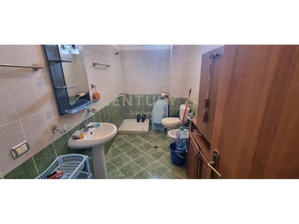Tirane, jap me qera apartament 1+1 Kati 6, 76 m² 400 € (Yzberisht)