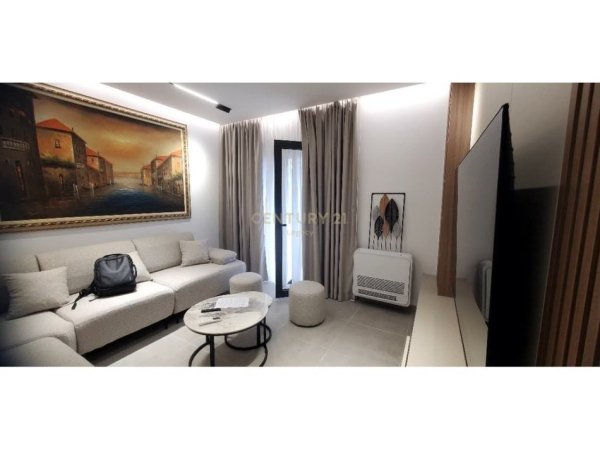 Tirane, jap me qera apartament 1+1 Kati 4, 68 m² 600 € (Unaza e Re)