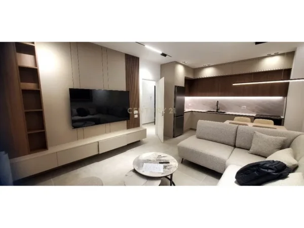 Tirane, jap me qera apartament 1+1 Kati 4, 68 m² 600 € (Unaza e Re)