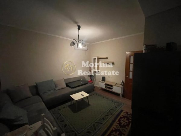 Tirane, jepet me qera apartament 2+1 Kati 2, 90 m² 700 € (Rruga Fortuzi)