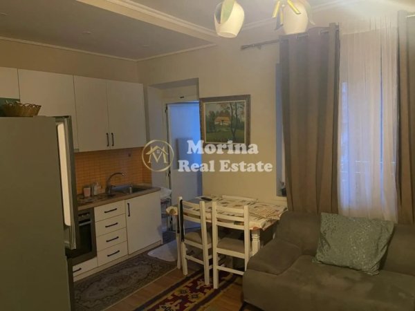 Tirane, jepet me qera apartament 2+1 Kati 2, 90 m² 700 € (Rruga Fortuzi)