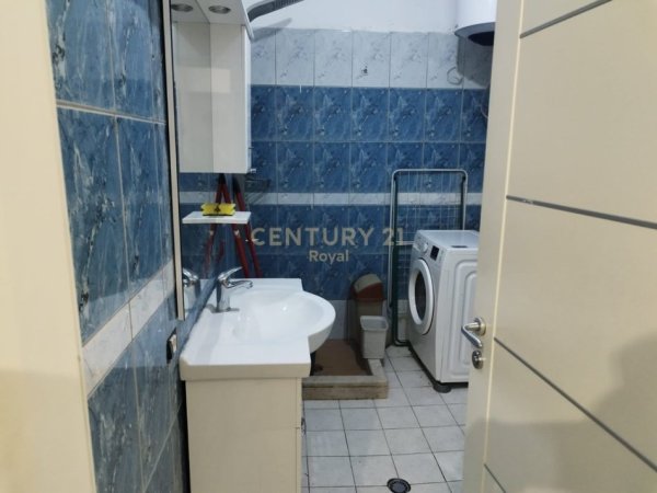 Tirane, jap me qera apartament 1+1 Kati 2, 63 m² 350 € (Fresku)