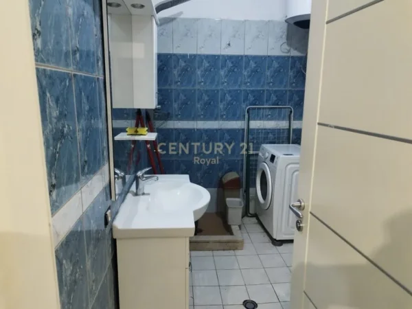 Tirane, jap me qera apartament 1+1 Kati 2, 63 m² 350 € (Fresku)