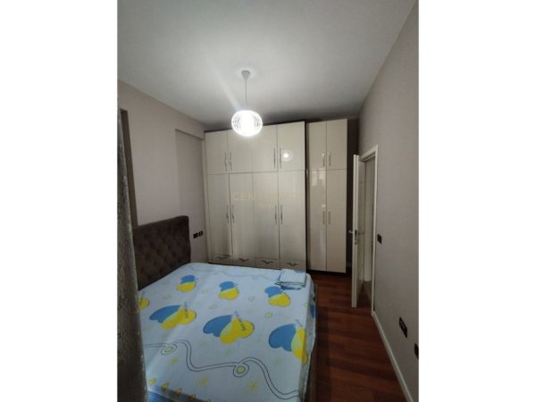 Tirane, jap me qera apartament 1+1 Kati 2, 63 m² 350 € (Fresku)