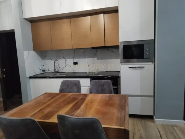 Tirane, jap me qera apartament 1+1 Kati 2, 63 m² 350 € (Fresku)