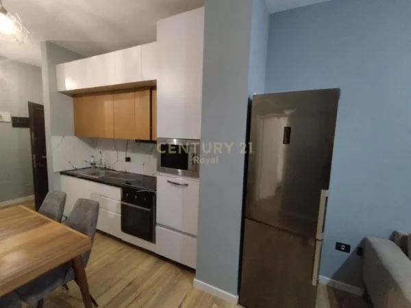Tirane, jap me qera apartament 1+1 Kati 2, 63 m² 350 € (Fresku)