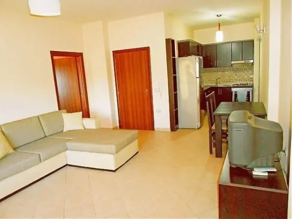 Tirane, shitet apartament 1+1+Ballkon Kati 3, 73 m² 175.000 € (SHKOLLA E KUQE)