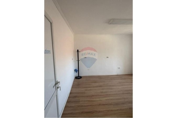 Tirane, jepet me qera apartament 2+1 , 65 m² 700 € (Rruga Muhamet Gjollesha)