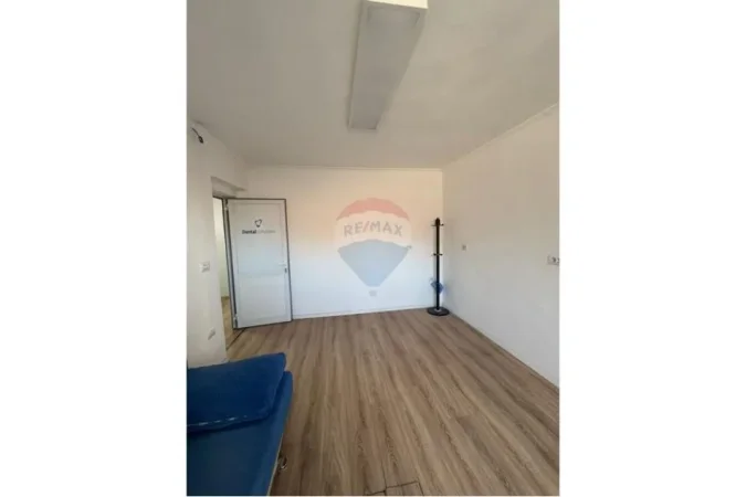 Tirane, jepet me qera apartament 2+1 , 65 m² 700 € (Rruga Muhamet Gjollesha)