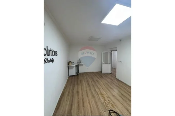 Tirane, jepet me qera apartament 2+1 , 65 m² 700 € (Rruga Muhamet Gjollesha)