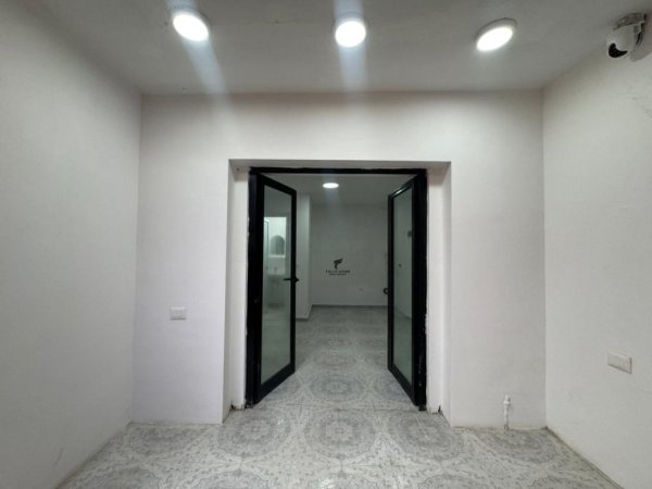 Tirane, jepet me qera dyqan Kati 0, 60 m² 500 € (RRUGA ISUF ELEZI)