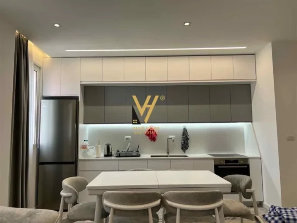 Tirane, shitet apartament 2+1+Ballkon Kati 6, 103 m² 180.000 € (SPITALI AMERIKAN 3)