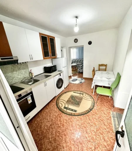 Tirane, jepet me qera apartament 2+1 Kati 1, 56 m² 350 € (bulevardi ri)