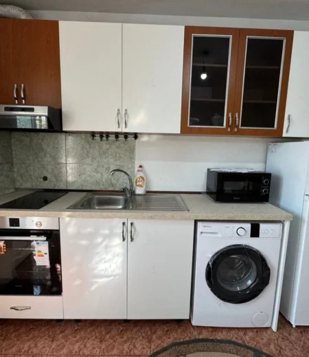 Tirane, jepet me qera apartament 2+1 Kati 1, 56 m² 350 € (bulevardi ri)