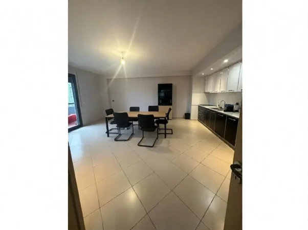 Tirane, shitet apartament 3+1+Ballkon Kati 3, 122 m² 350.000 € (Stadiumi Dinamo)
