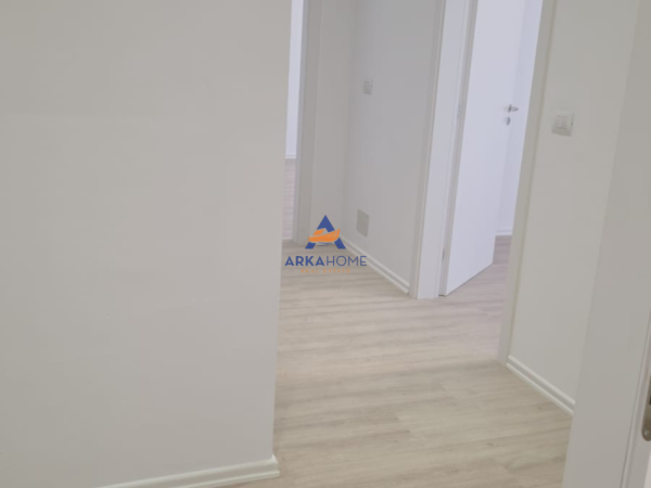 Tirane, jepet me qera ambjent biznesi Kati 2, 70 m² 1.000 € 