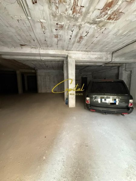 Tirane, shitet magazine Kati 0, 270 m² 190.000 € (FRESKU)